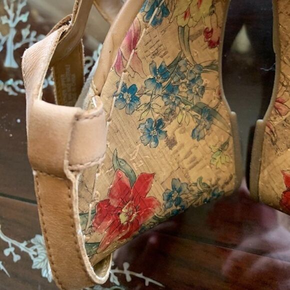 Born BOC BEIGE LEATHER SANDALS SIZE US 9 - Picture 13 of 16